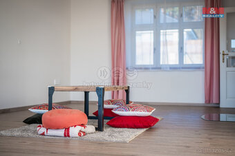 Prodej rodinného domu, 250 m², Bukovany - 9