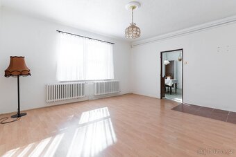 Prostorný byt 3+1 s terasou a parkováním / TOP cena za 1 m² - 9