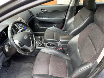 Hyundai i30 1.6crdi kombi - 9