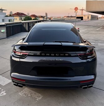 Porsche Panamera Turbo - 9