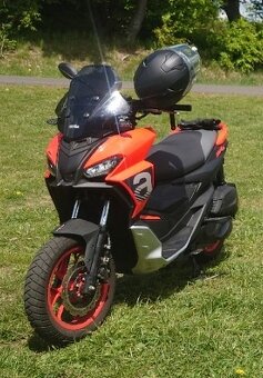 Prodám skůtr Aprilia SR GT 125 - 9