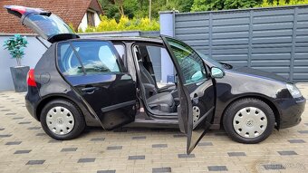 Volkswagen Golf V 1,6 FSI - 85kw. PĚKNÝ STAV - NOVÁ STK - 9