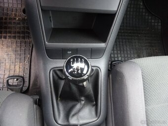 VW Golf 1.4i r.v.2005 (55 kw) stk:10/2026 DĚDICTVÍ - 9