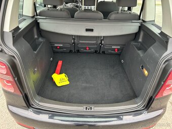 VW TOURAN 1.9 TDi SERVISNÍ KNIHA - 9