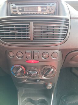 Fiat Punto 1.2 klima , originál 92tis.km,bez koroze - 9