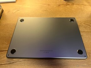 MacBook Air 13" M2 / 16GB RAM / 256GB HD / 8×CPU / Šedý - 9