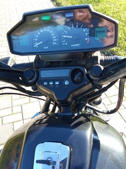 Honda VF750 s - 9