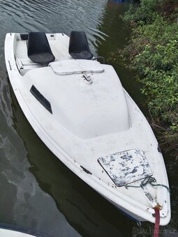 Loď s kajutou - 9
