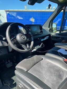 Mercedes Benz Sprinter 907 - 9