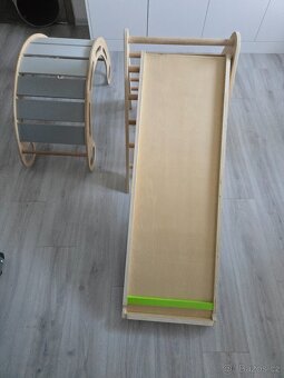 Montessori houpačka, skluzavka a trojúhelník - 9