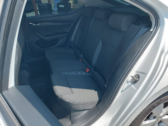Škoda Octavia 2.0 TDI ČR S.KNIHA FULL LED - 9