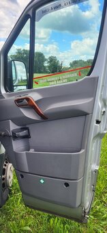 Prodám VW Crafter 2.5tdi/120kw/r.2008/21míst - 9