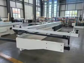 Formátovací pila s 4000 x 410 mm posuvným stolem. - 9