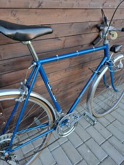 ZÁNOVNÍ ULOŽENKOVÝ Favorit vhodný jako dekorace podniku - 9