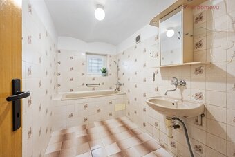 Prodej RD 5+2 v obci Kunovice s dvorkem a zahradou, okr. Uhe - 9