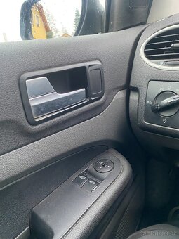 Ford Focus Combi 1,6 benzin 178000km najeto - 9