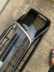 predni naraznik audi a6 c8 4K cerny 19- maska - 9