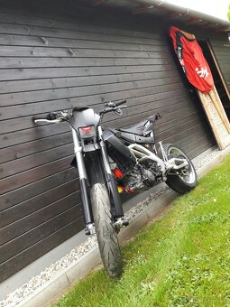 aprilia sxv 550 2007 - 9
