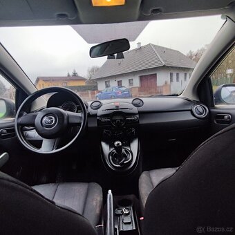 Mazda 2 benzín rok 2011 - 9