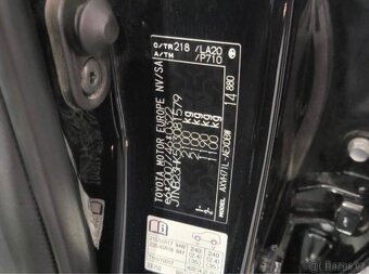 Toyota Camry 2.5 Hybrid Executive 10.2020 - 9