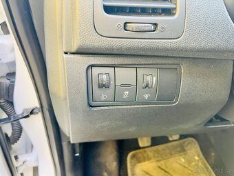HYUNDAI IX20 1.4 i BENZÍN ALU KOLA, NAJETO JEN 93 TIS KM - 9