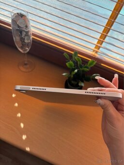 iPad 10th generation (2022), Wi-Fi, 64 GB, Silver - 9