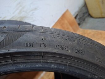 Letní pneu 235/40/19 - 9