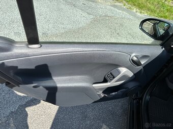 Prodám Smart Fortwo kabriolet 1,0,55kw rok 9/2011 - 9