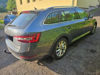 Škoda Superb kombi 2,0 TDi - 9