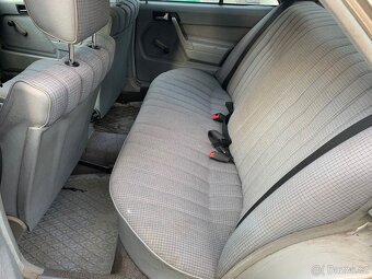 Mercedes benz e190 w201 2.0D 55kW, platná STK - 9