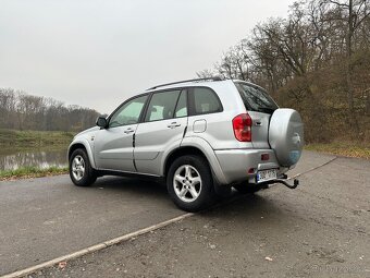 TOYOTA Rav4 2.0 D4D 4x4 Zachovalá - 9
