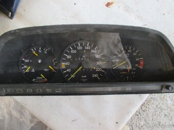 Mercedes w126. - 9