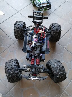 Traxxas summit 1:8 - 9