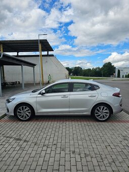 Hyundai i30 fastback 1.0 tgdi 88kw 2019 - 9