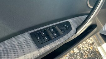 BMW 120i 110kW A/T,Alu,Isofix - 9