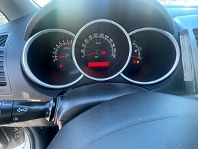 Kia Venga 1,6 i 92 kw - 9