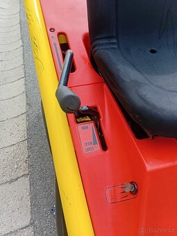 Prodám zahradní traktor Rider Outils-wolf 13Hp Honda Hydro - 9