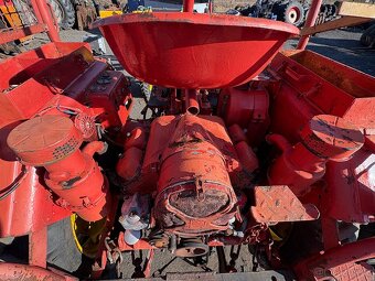Traktor RS 09 GT 124 s čelním nakladačem atd. - 9