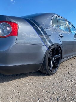Volkswagen Jetta 1.9tdi 77kw - 9