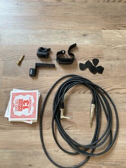 Sedmistrunná kytara ESP + kombo Behringer Vintager - 9