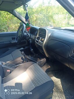Nissan Navara Double-cab 2,5 tdi - 9