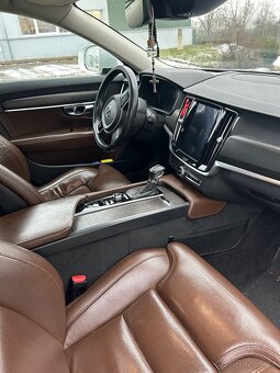 VOLVO V90 cross country s panoramatickou střechou - 9