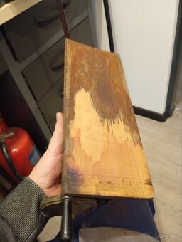 Staré historické ořezávátko na tužky - 9