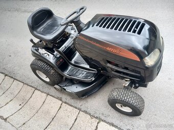 Prodám zahradní traktor MTD 15.5hp - 9