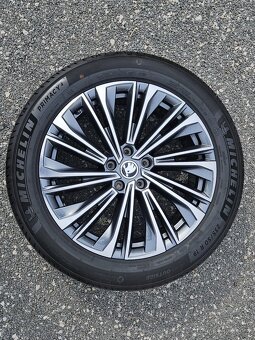 Pěkná, nová orig kola Škoda Kodiaq, Michelin 235/50/19 - 9