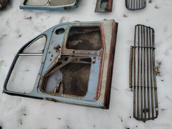 Škoda 1202 STW - díly karoserie na renovaci - 9