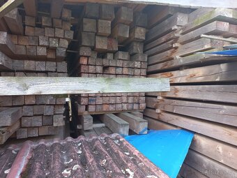 Smrkové a bukové řezivo + smrkové trámy+střešní latě - 9