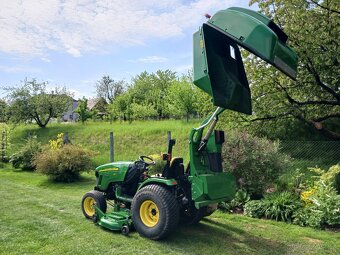 Traktor John Deere 2520 HST - 9