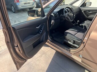 HYUNDAI ix20 1.6i 92 KW PDC TEMPOMAT VYHŘ.SEDADLA 2xALU KOLA - 9