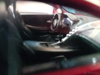 Bugatti a Ferrari 1:18 Burago - 9